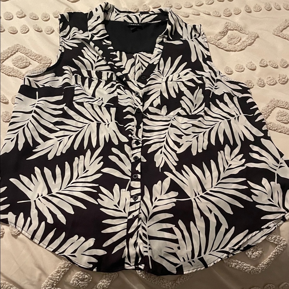 Torrid Black and White Leaf Print Blouse